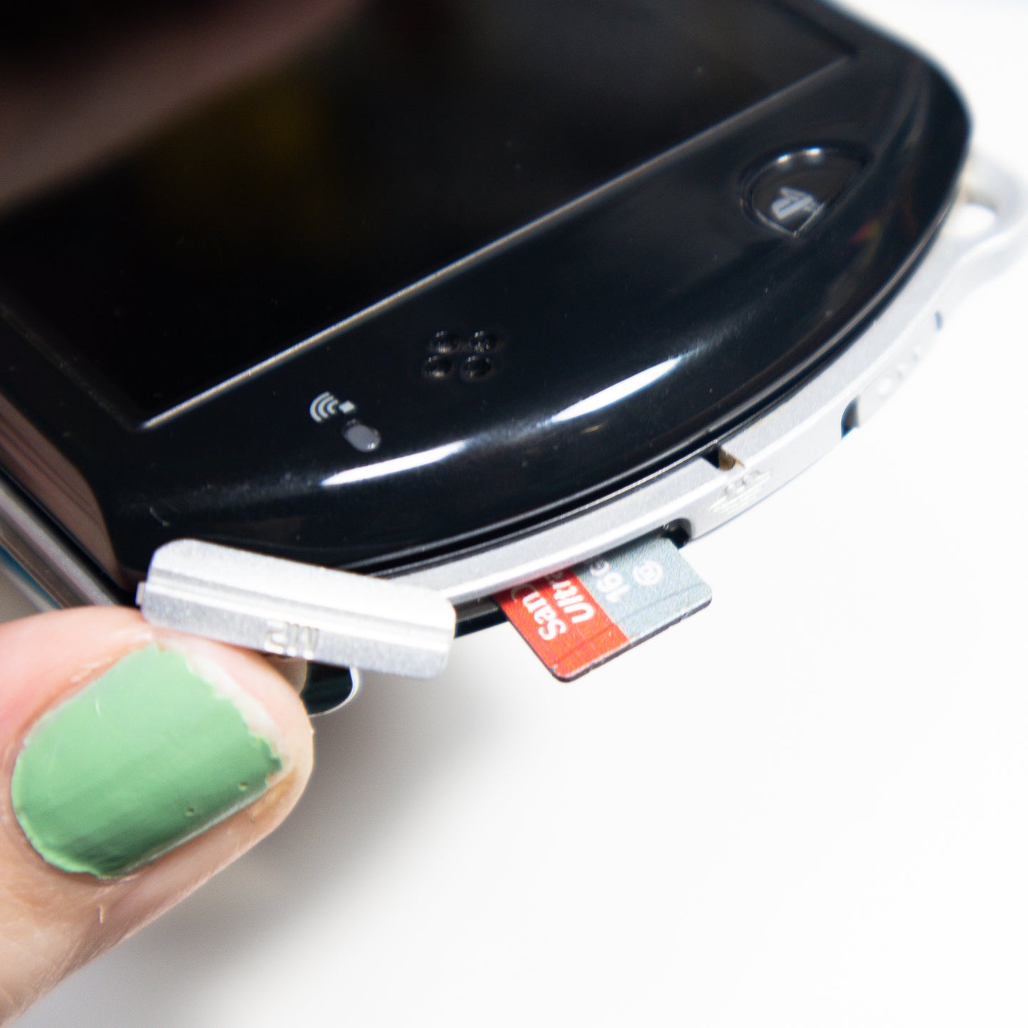 PSP Go Micro SD - Natalie the Nerd